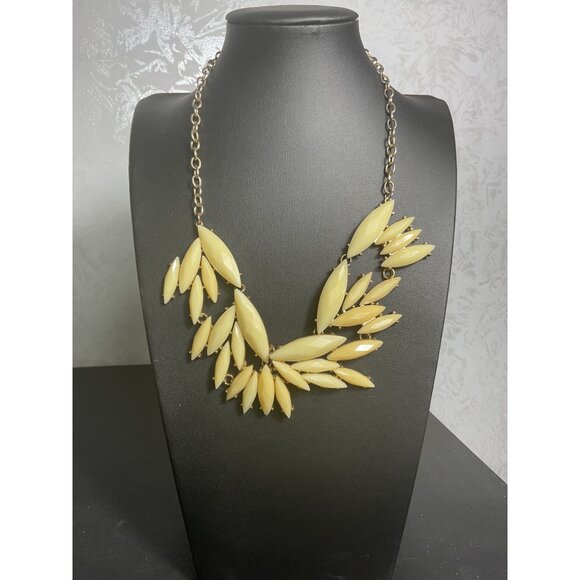 Vintage Style Gold & Cream Leaf Statement Necklace With Adjustable Chain - Picture 1 of 4